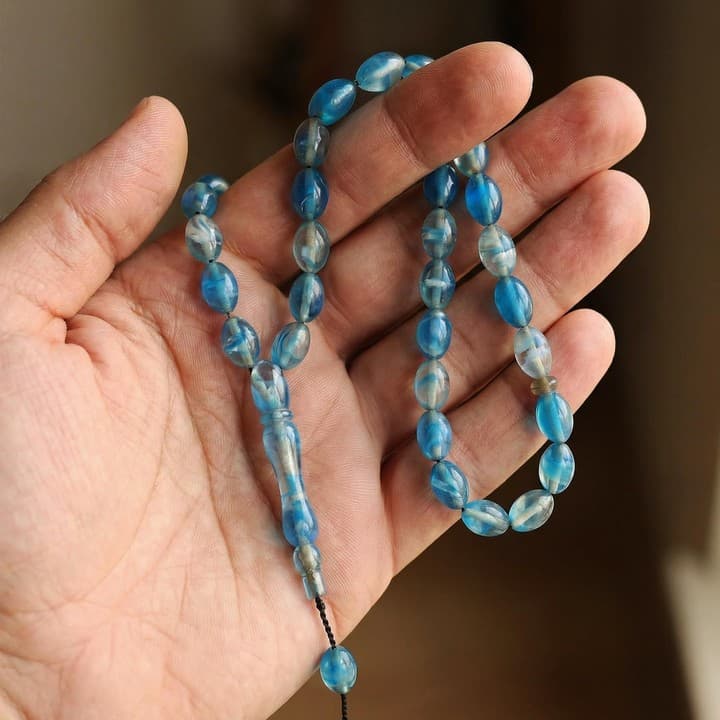 Mavi-Beyaz Sıkma Kehribar Tesbih (7×11 mm)
