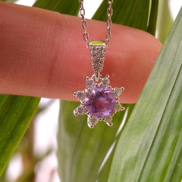 Çiçek Model Ametist Taşı  Gümüş Kolye