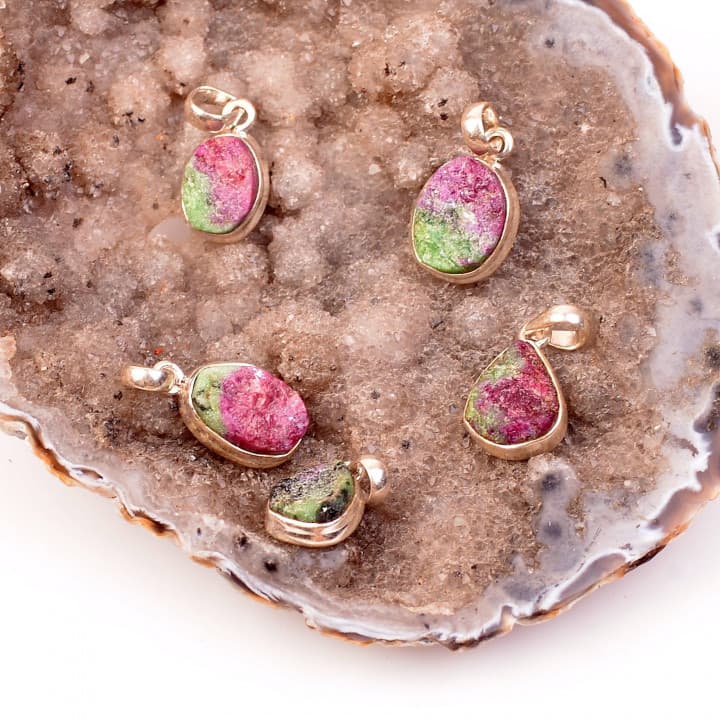 Anyolit Taşı Gümüş Kolye - İşlenmemiş Doğal Taş