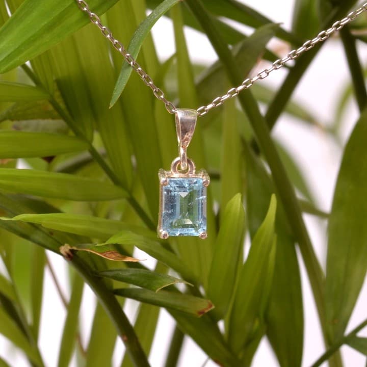 Baget Kesim Mavi Topaz Taşı Gümüş Kolye