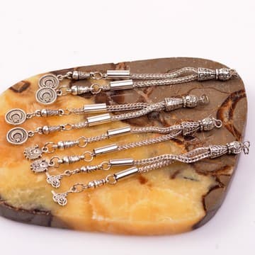 Çift Kamçılı Metal Püskül - 1