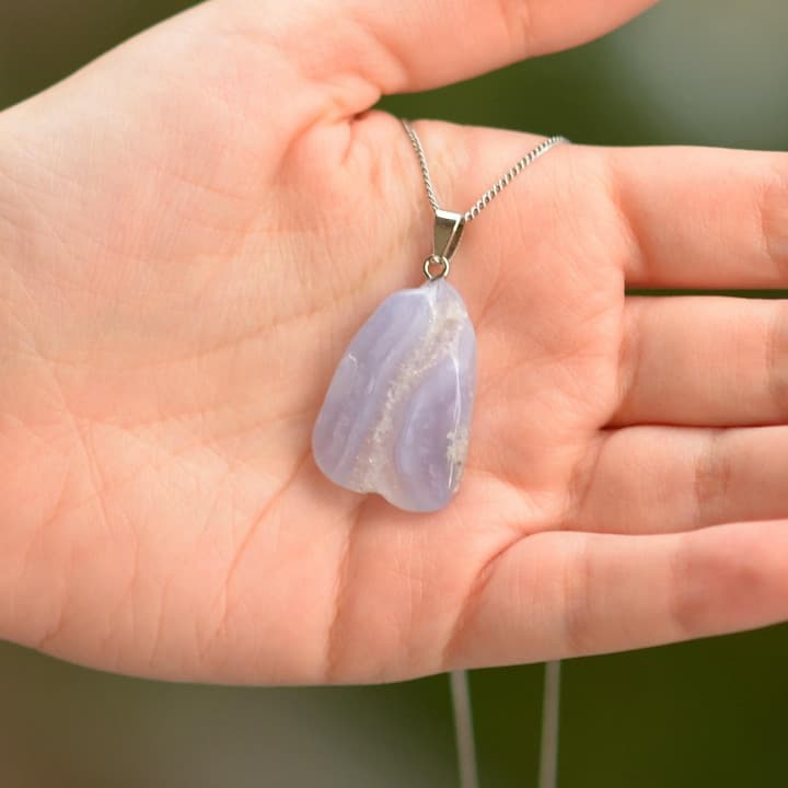 Kalsedon Taşı Şekilsiz Kolye