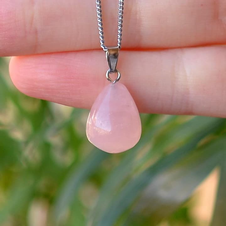 Pembe Kuvars Taşı Damla Kolye