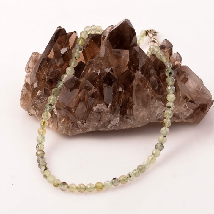 Prehnite Taşı Kolye - 4 mm