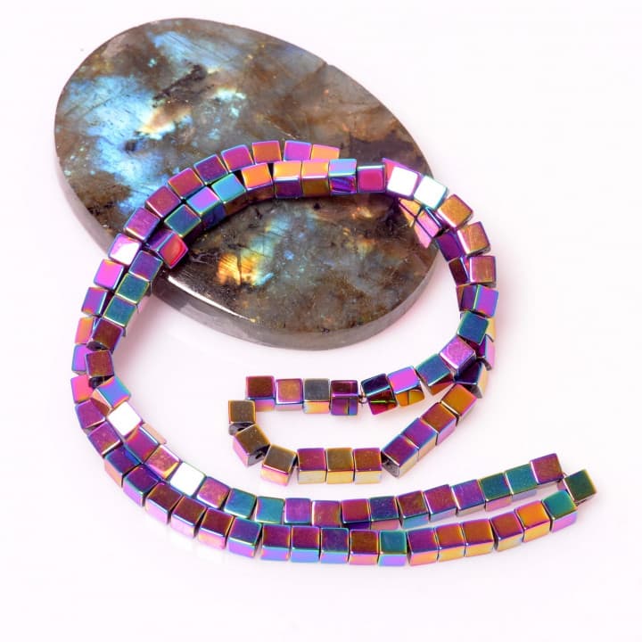 Renkli Hematit Taşı Küp Dizi - 4 mm