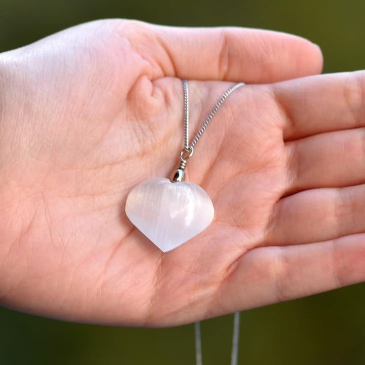 Selenit Taşı Kolye - Kalp Şeklinde