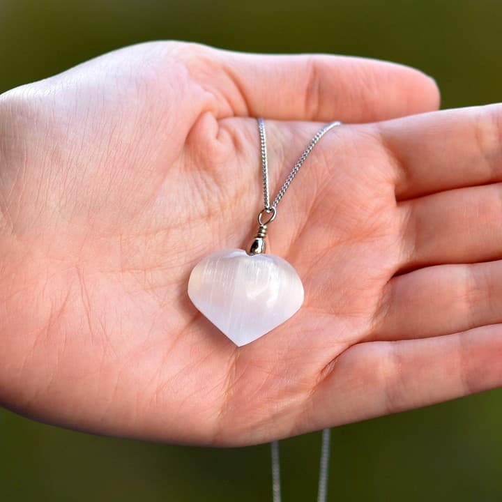 Selenit Taşı Kolye - Kalp Şeklinde