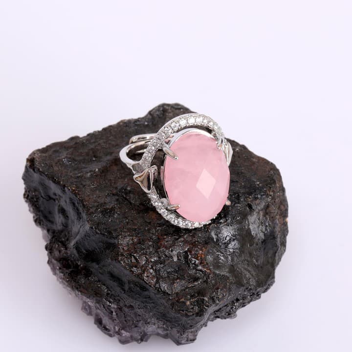 Taş Süslemeli Pembe Kuvars Taşı Yüzük - Ayarlamalı