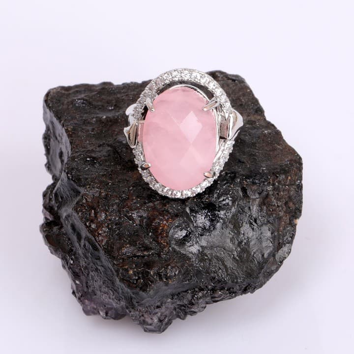 Taş Süslemeli Pembe Kuvars Taşı Yüzük - Ayarlamalı