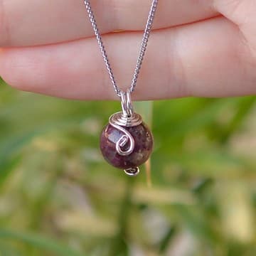 Turmalin Taşı Kolye - Küre Şeklinde - 1