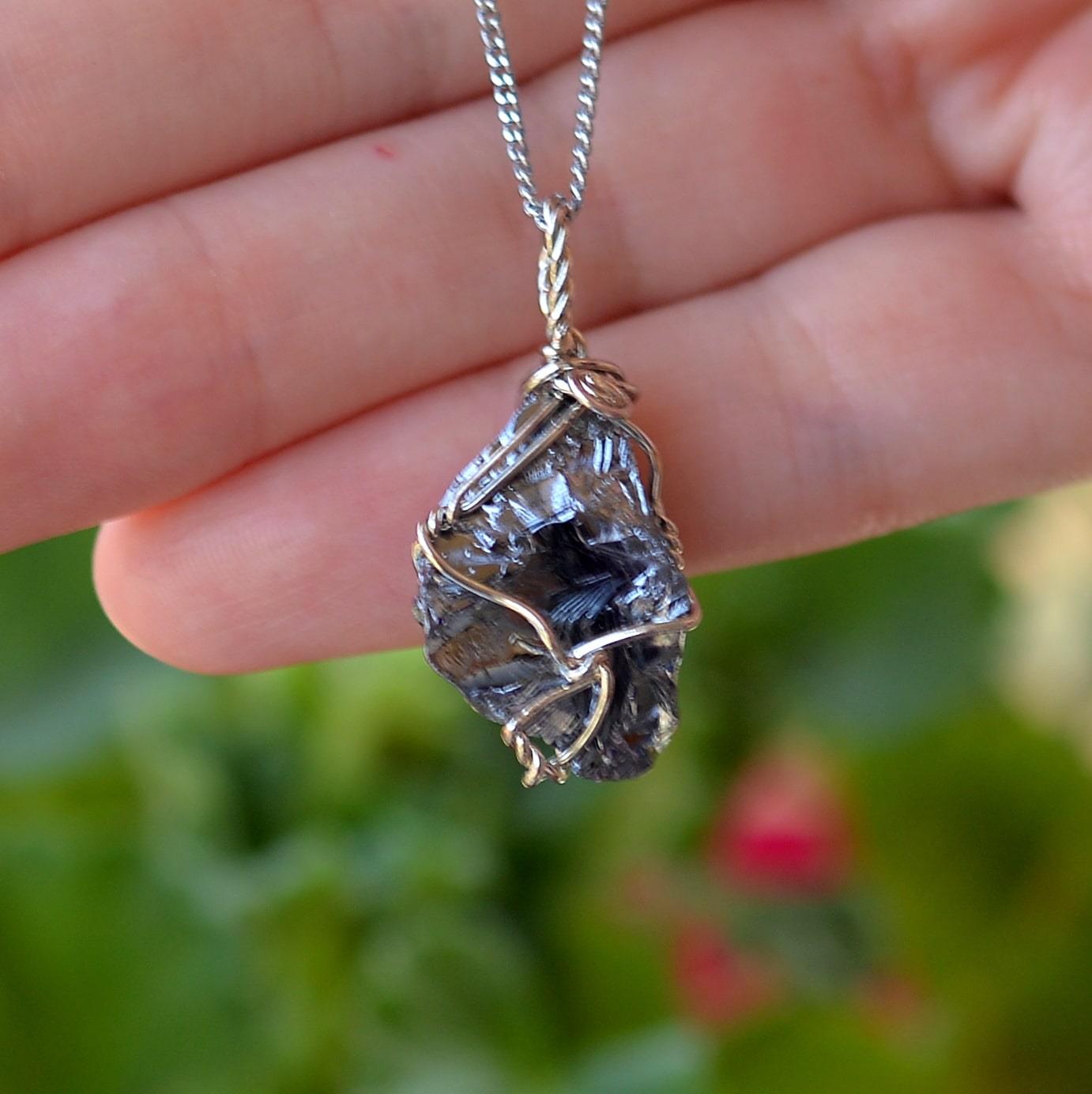 Terahertz Taşı Kolye